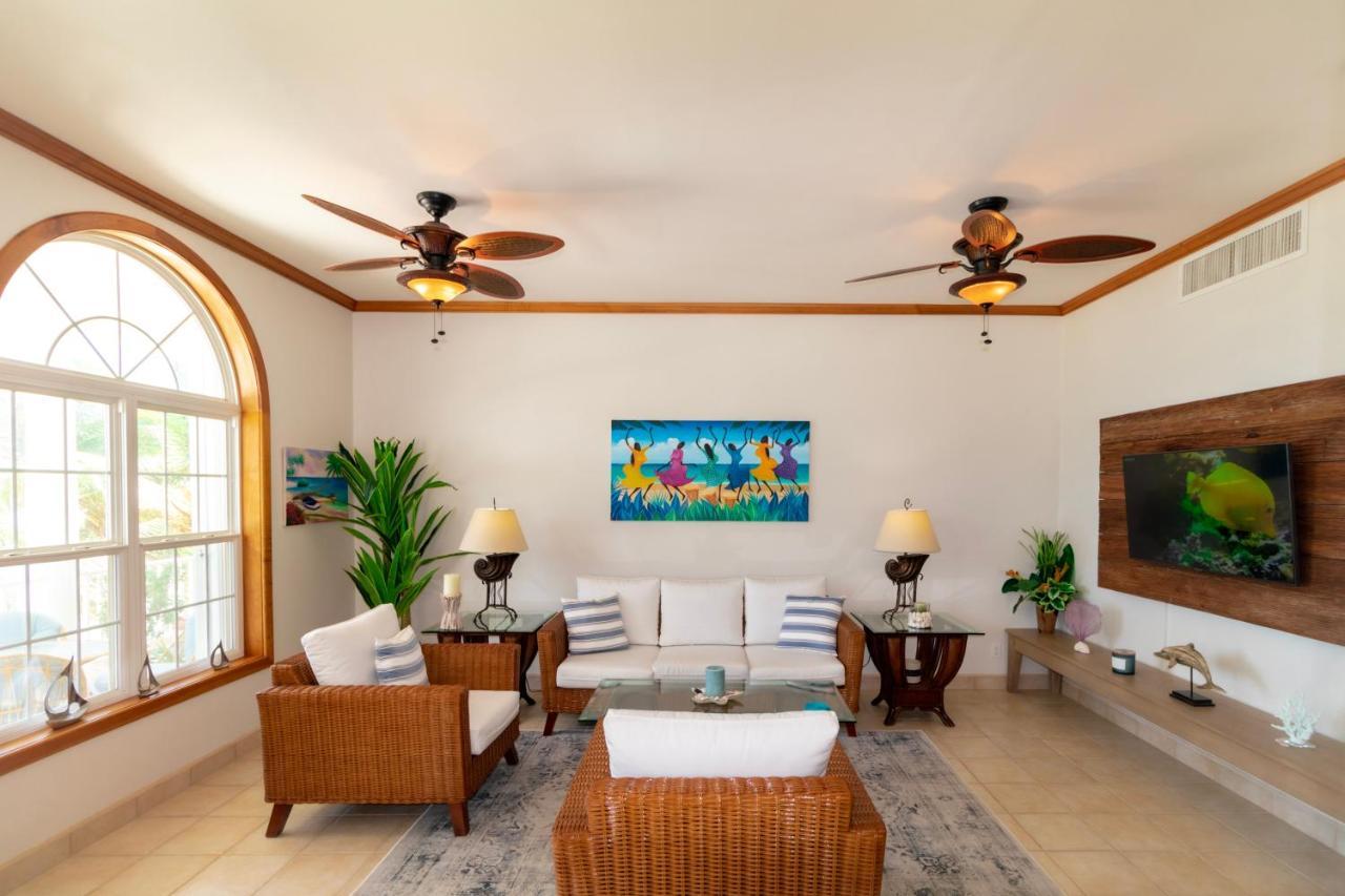 Tara Del Sol Resort San Pedro  Εξωτερικό φωτογραφία